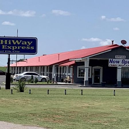 Hiway Inn Express Елк Сити Екстериор снимка